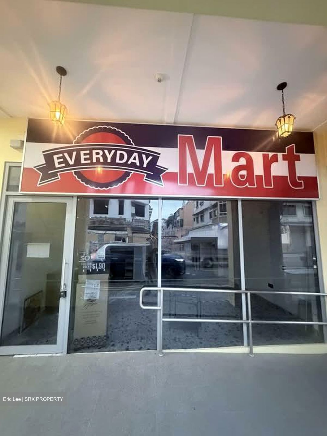 Sims Avenue (D14), Retail #559404631